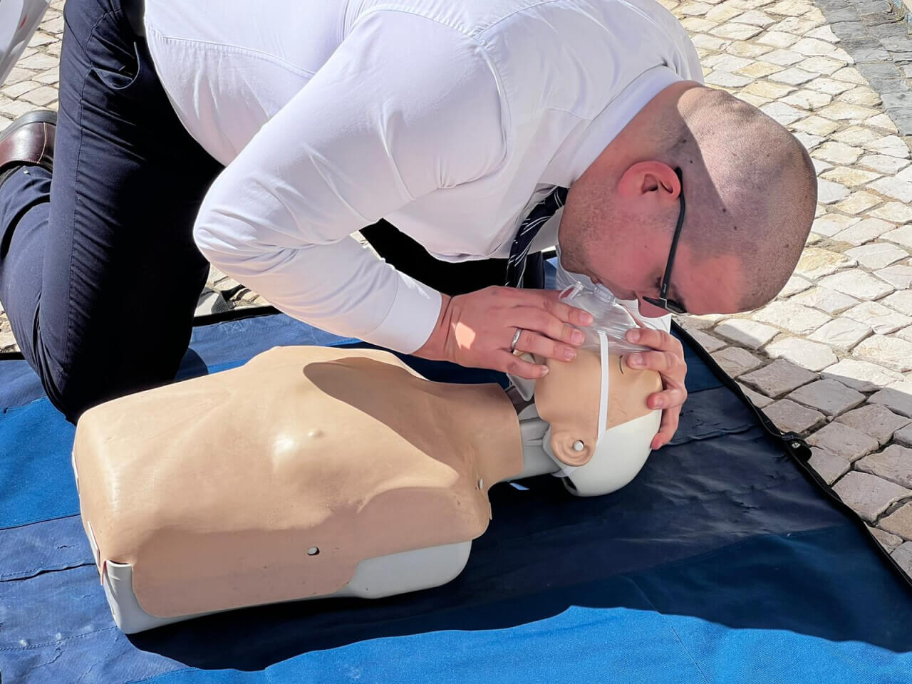 Algarviptravel Drivers: Ensuring Passenger Safety and Emergency Preparedness with Certified Basic Life Support Training